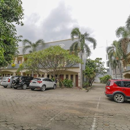 Reddoorz Plus @ Karet Pedurenan 3 Jacarta Exterior foto