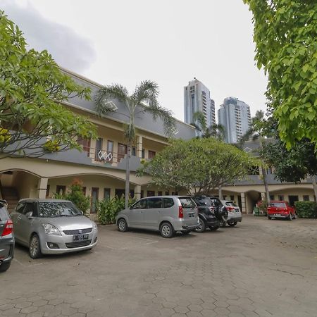 Reddoorz Plus @ Karet Pedurenan 3 Jacarta Exterior foto