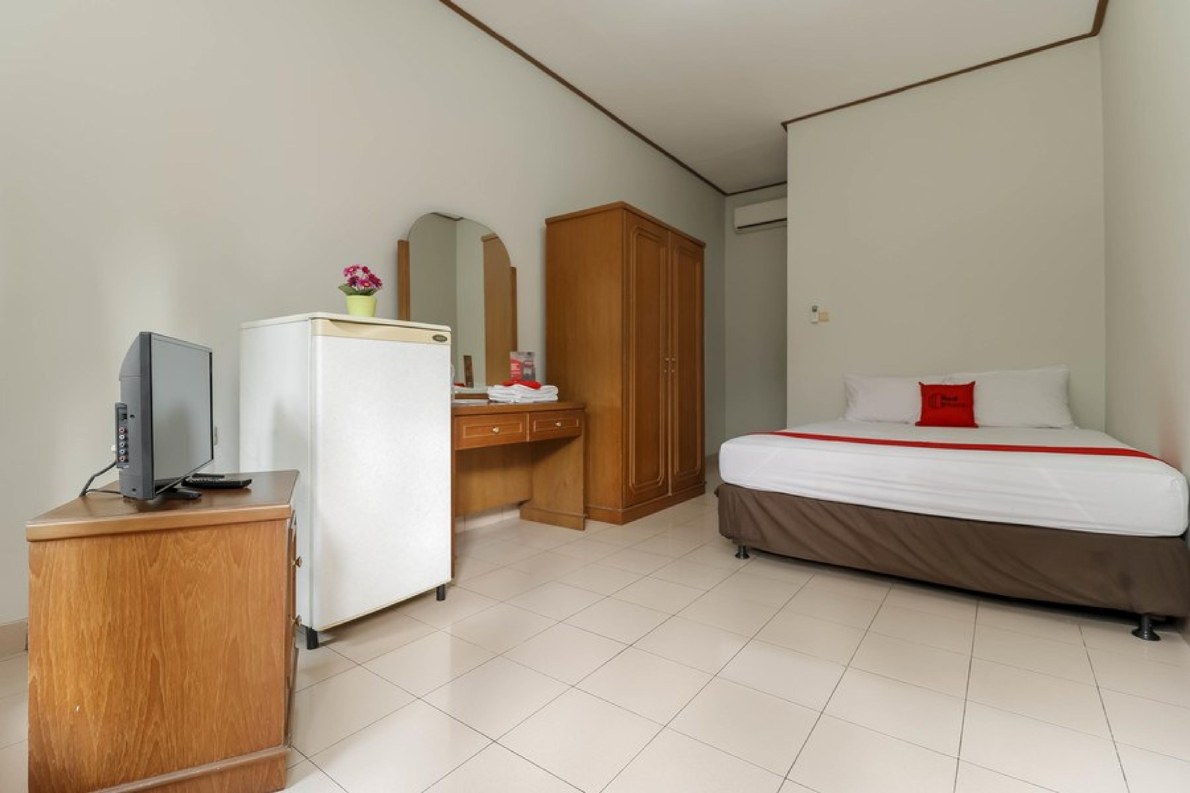 Reddoorz Plus @ Karet Pedurenan 3 Jacarta Exterior foto