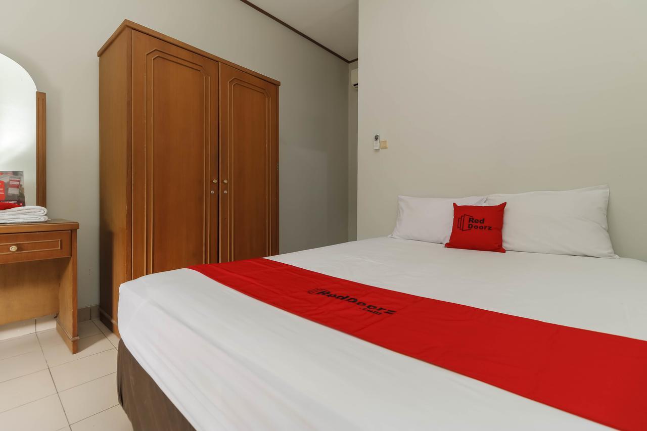 Reddoorz Plus @ Karet Pedurenan 3 Jacarta Exterior foto